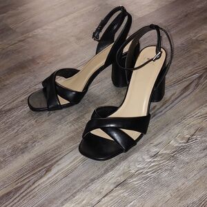 Derek Heart  black block heel  sandals  Sz 10